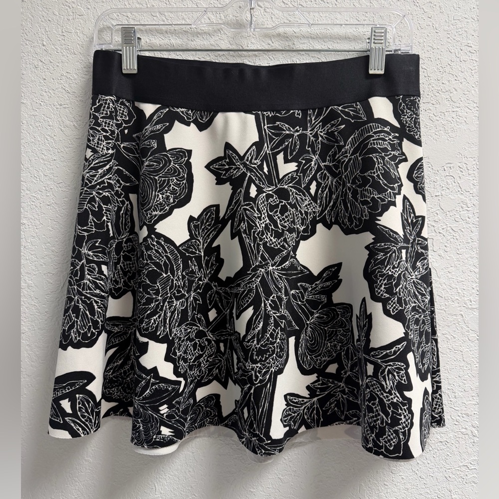 Express Black & White Floral Circle Skirt M